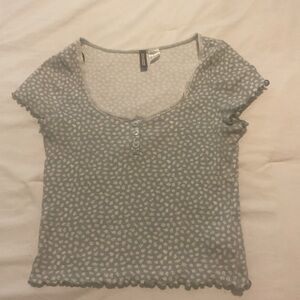 Divided Floral Cropped Baby Tee – Ribbed Stretch Knit – Size XS/S